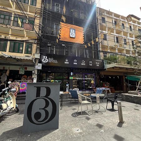 Bud Brew Beyond Dispensary And Hotel Bangkok Bagian luar foto