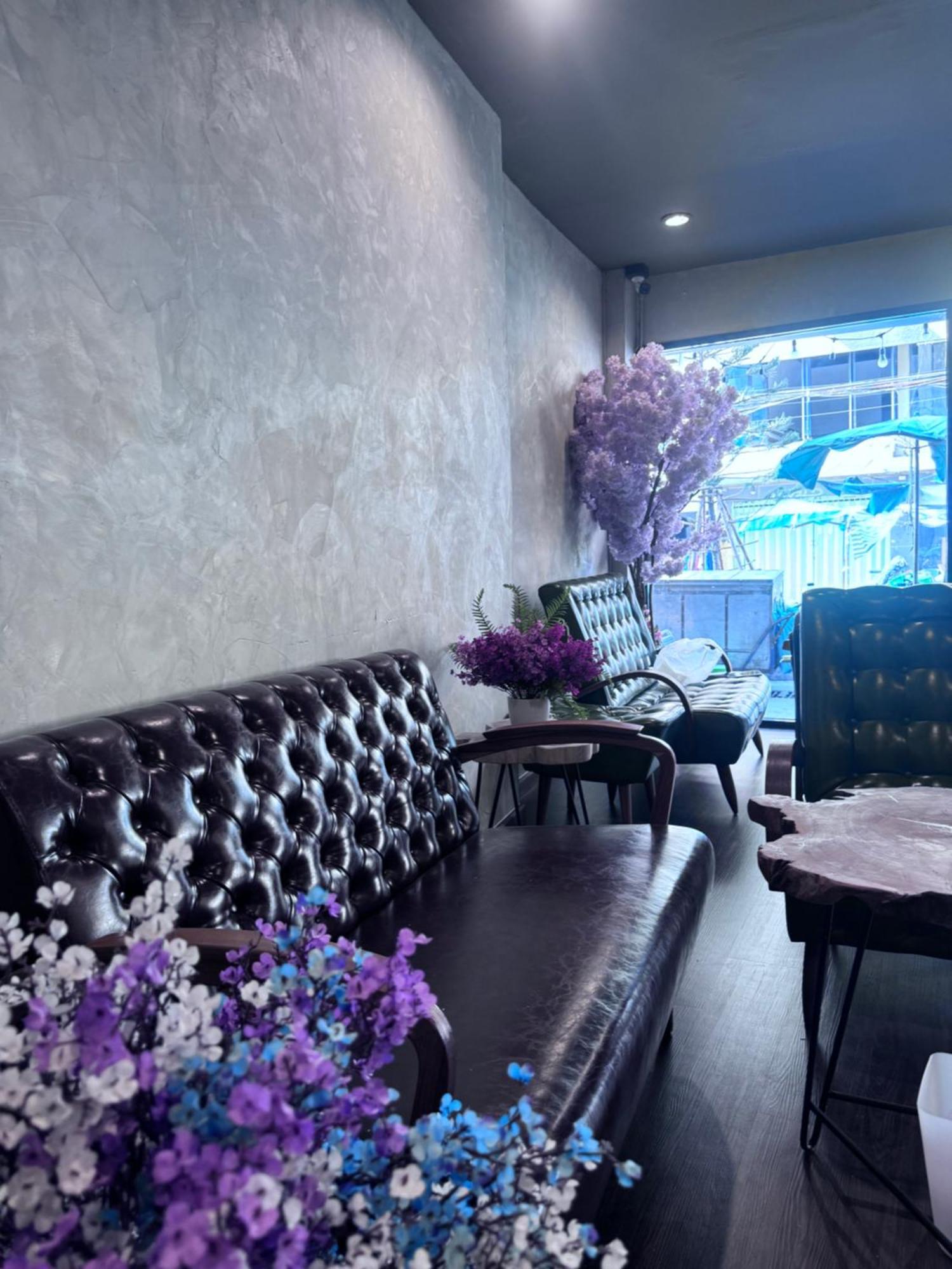 Bud Brew Beyond Dispensary And Hotel Bangkok Bagian luar foto