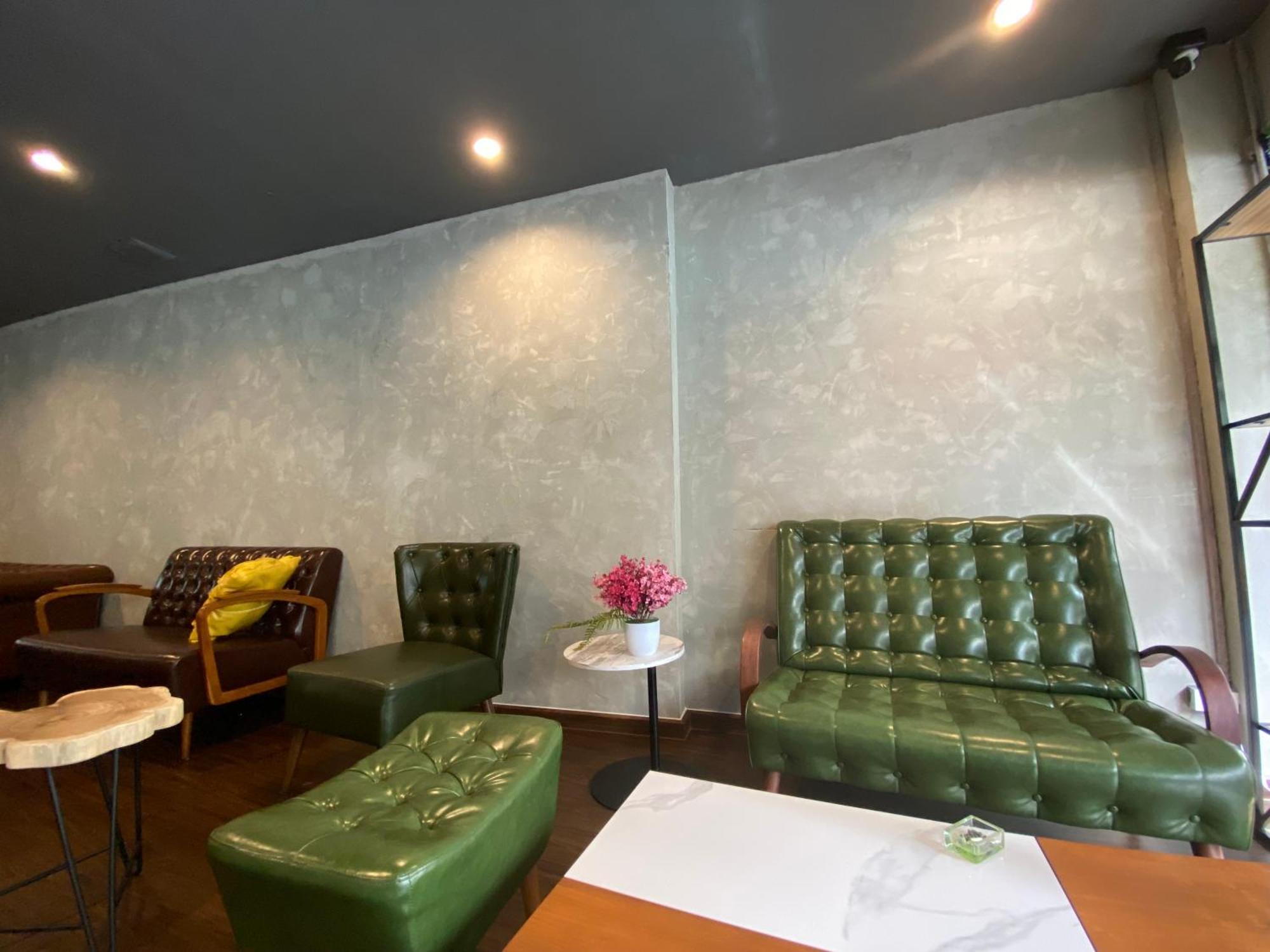 Bud Brew Beyond Dispensary And Hotel Bangkok Bagian luar foto