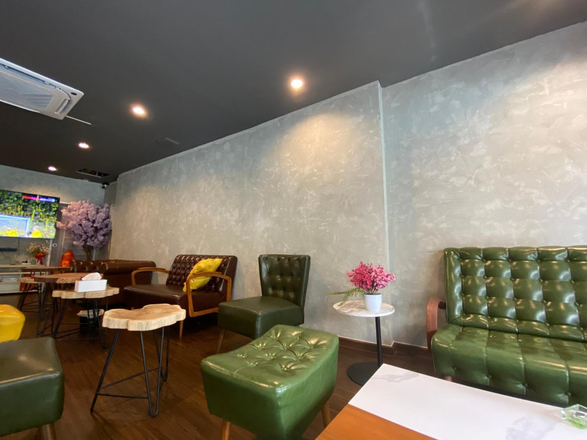 Bud Brew Beyond Dispensary And Hotel Bangkok Bagian luar foto