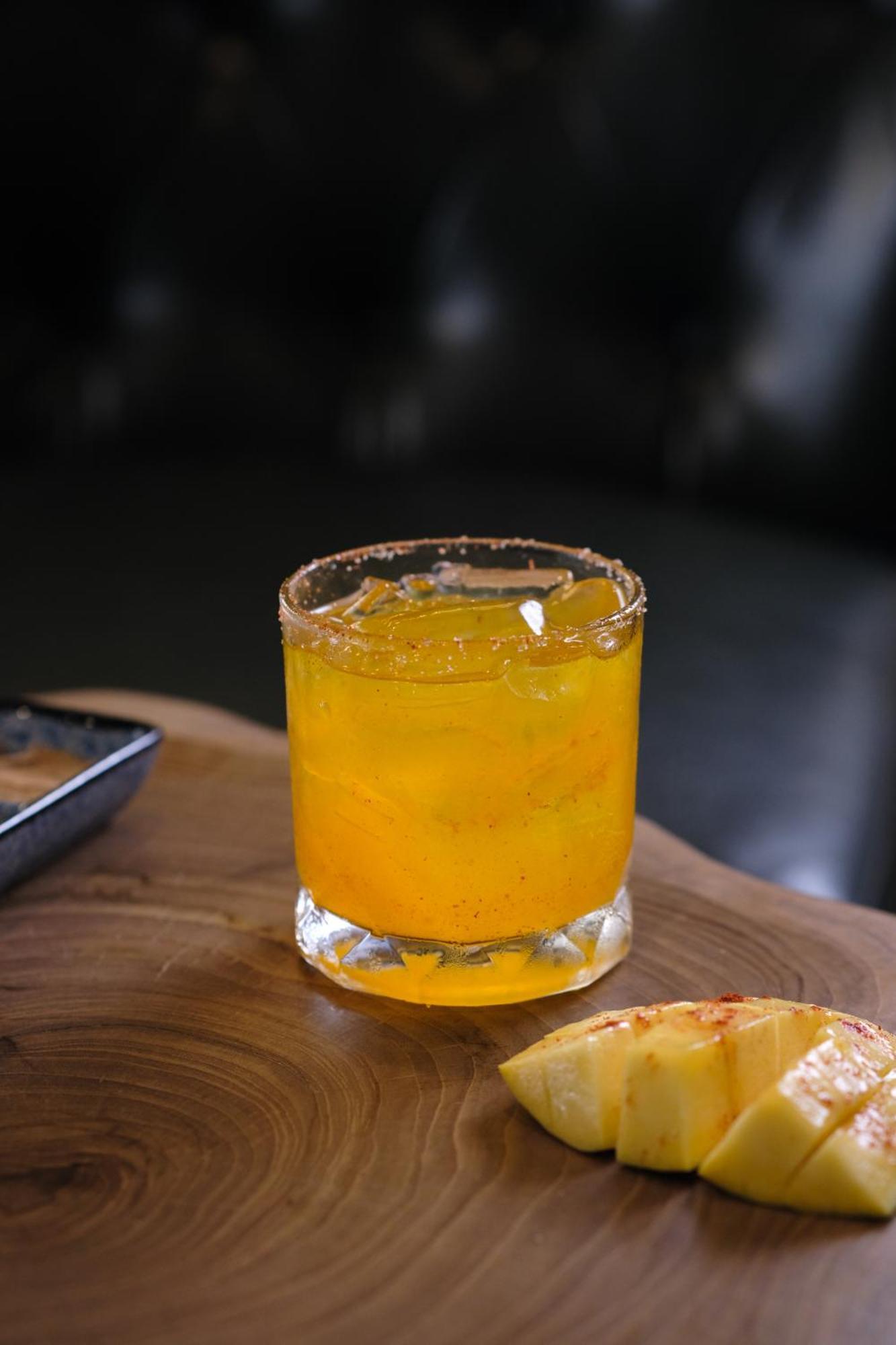 Bud Brew Beyond Dispensary And Hotel Bangkok Bagian luar foto