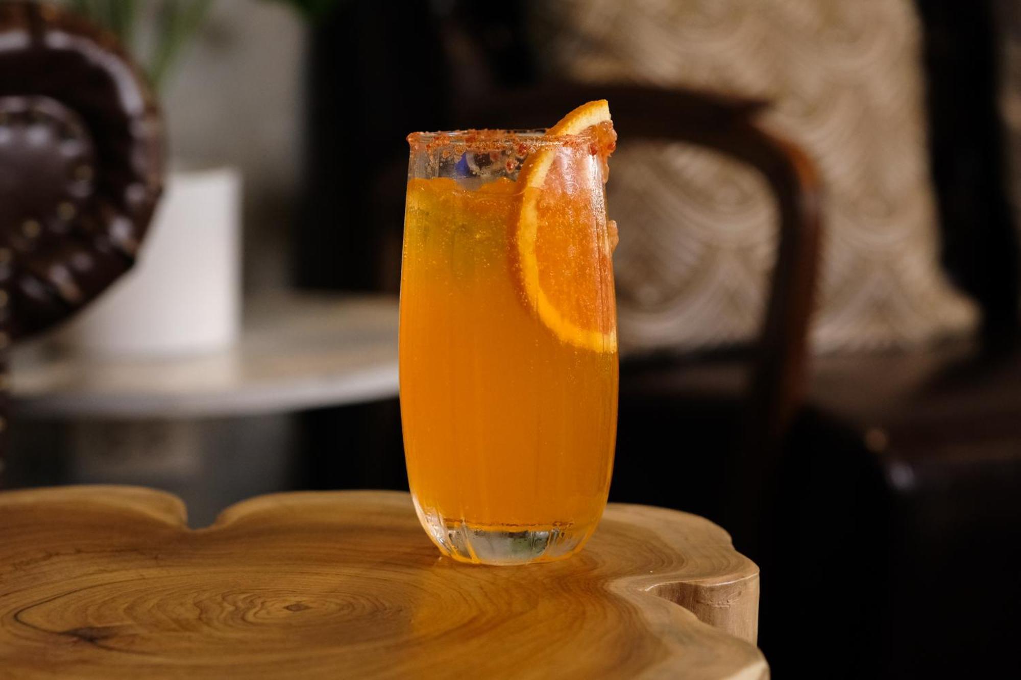 Bud Brew Beyond Dispensary And Hotel Bangkok Bagian luar foto