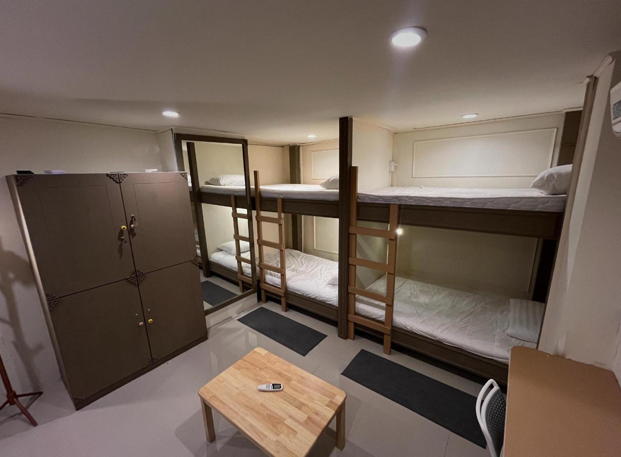 Bud Brew Beyond Dispensary And Hotel Bangkok Bagian luar foto