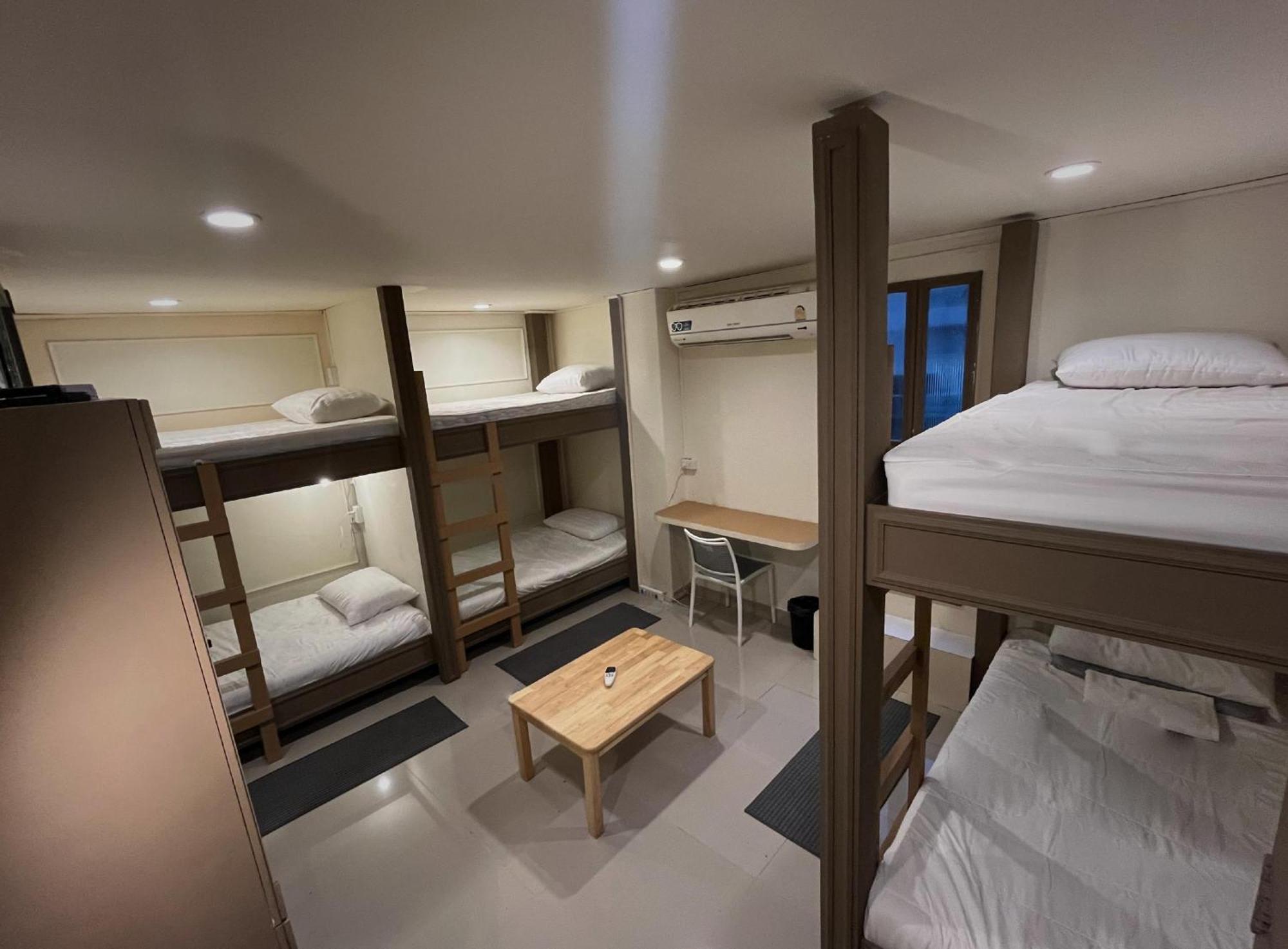 Bud Brew Beyond Dispensary And Hotel Bangkok Bagian luar foto