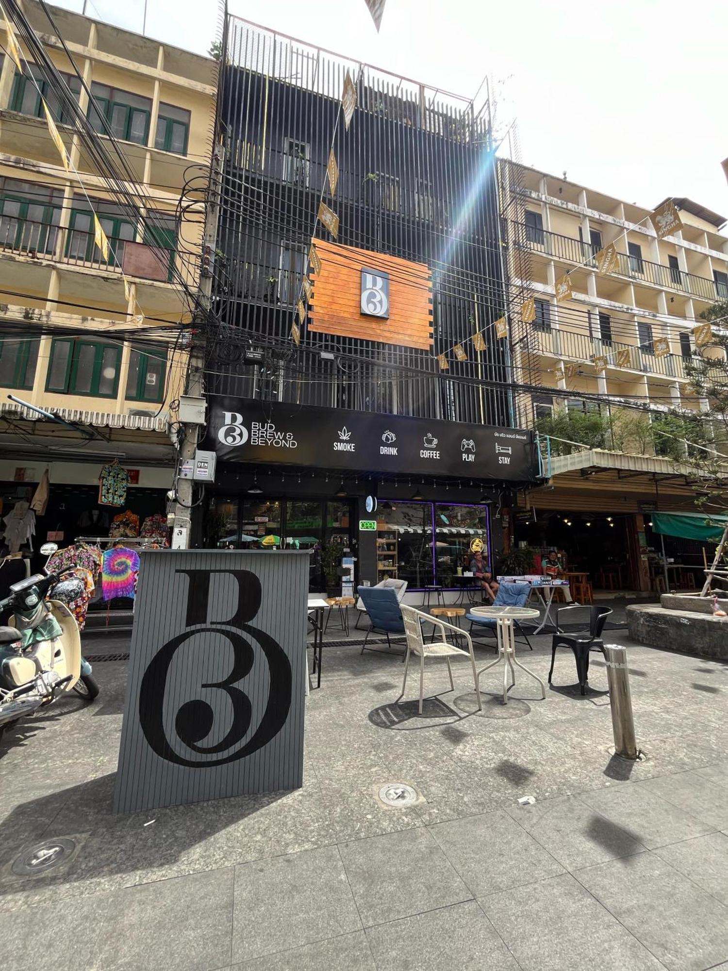 Bud Brew Beyond Dispensary And Hotel Bangkok Bagian luar foto